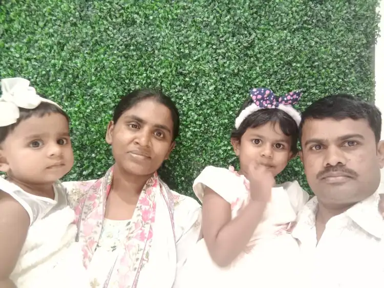 Pr. Ravi & Family,( Muthanallur & Mutthalli Church)